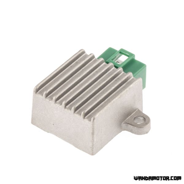 Jännitteensäädin Suzuki PV 12V-2